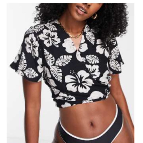 NEW Cropped beachy wrap shirt in black and white - Picture 1 of 1